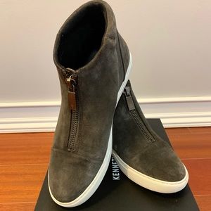 Kenneth Cole Suede ZIP Sneaker